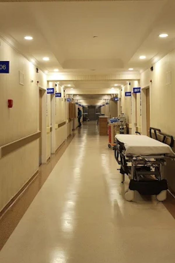 100. Yıl Hospital's rest room