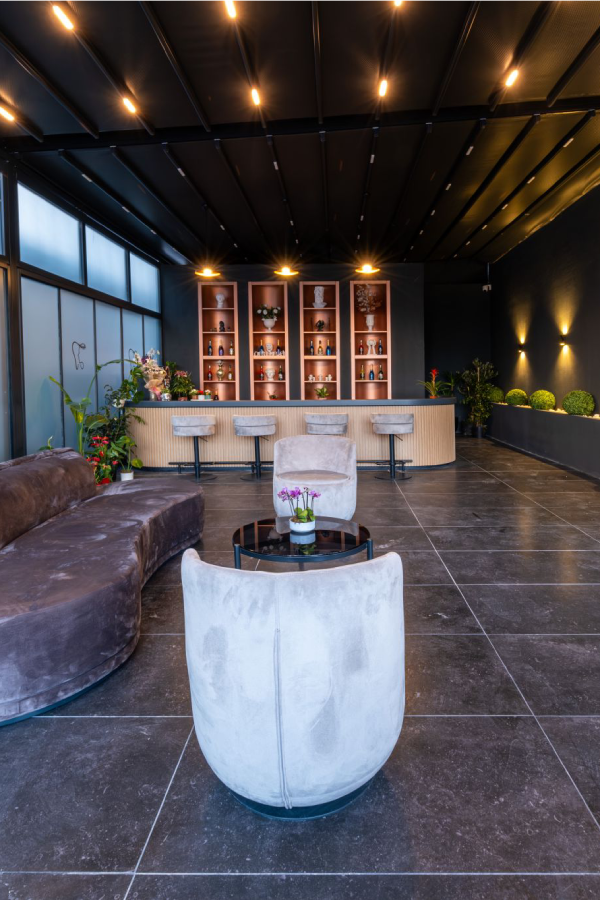 Dent Hera's rest room