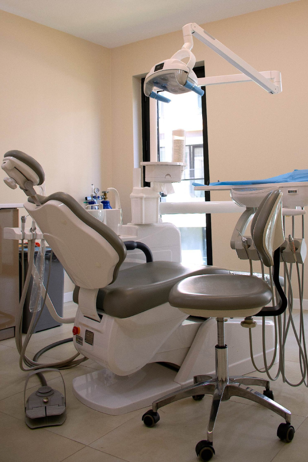 Dentzade Clinic's treatment room