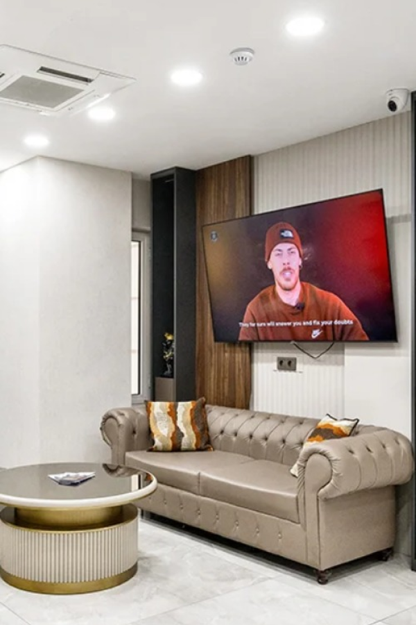 Ömer İstanbul's rest room