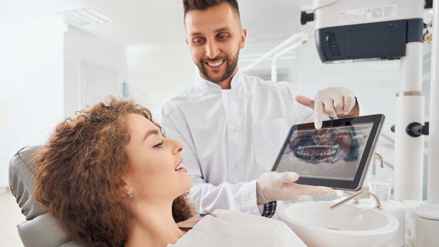 All-on-4 Dental Implants: Smile with Confidence background