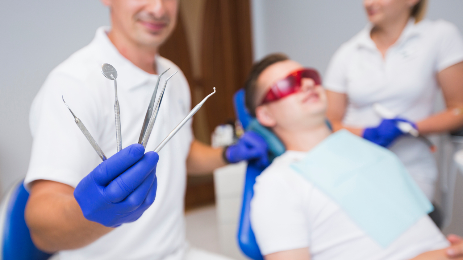 Dental Scaling (Tartar Removal): Refresh Your Smile background