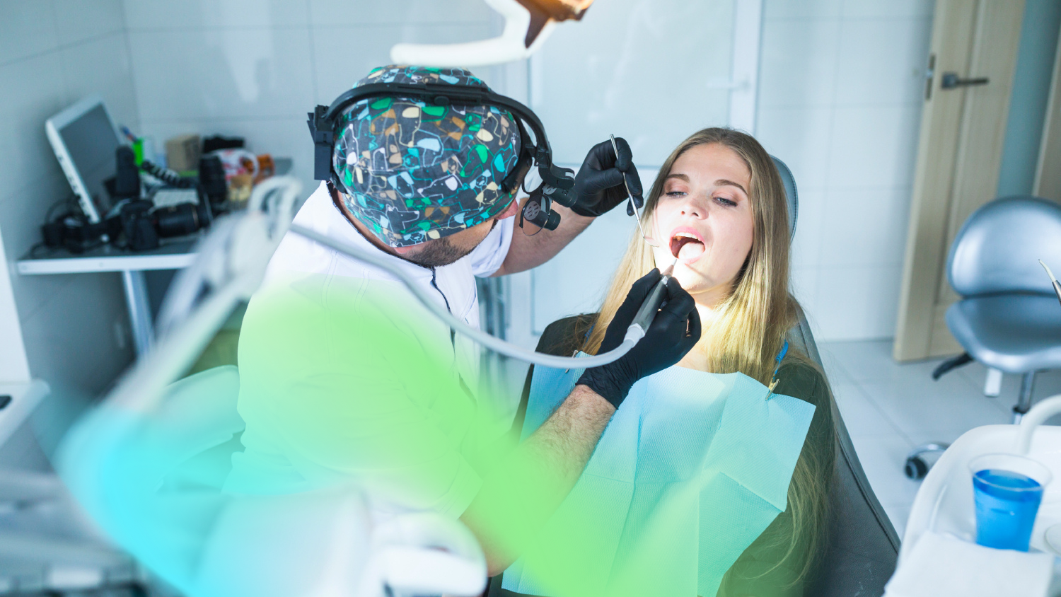 E-Max Veneer: Shine with Perfection background