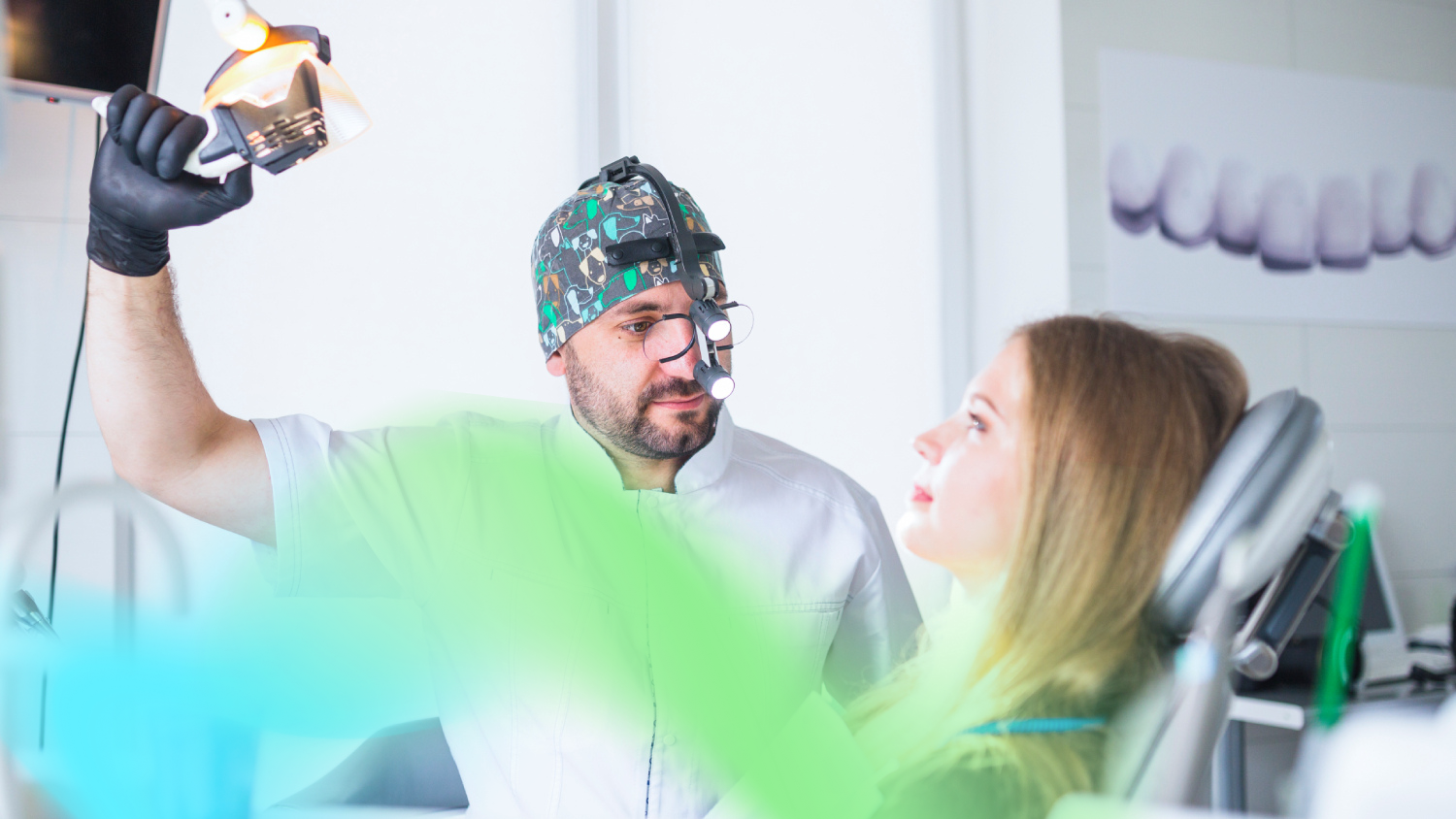 Wisdom Tooth Extraction: Relieve Pain Instantly background